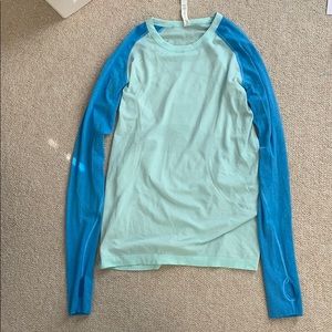 Lululemon long sleeve fitted t-shirt